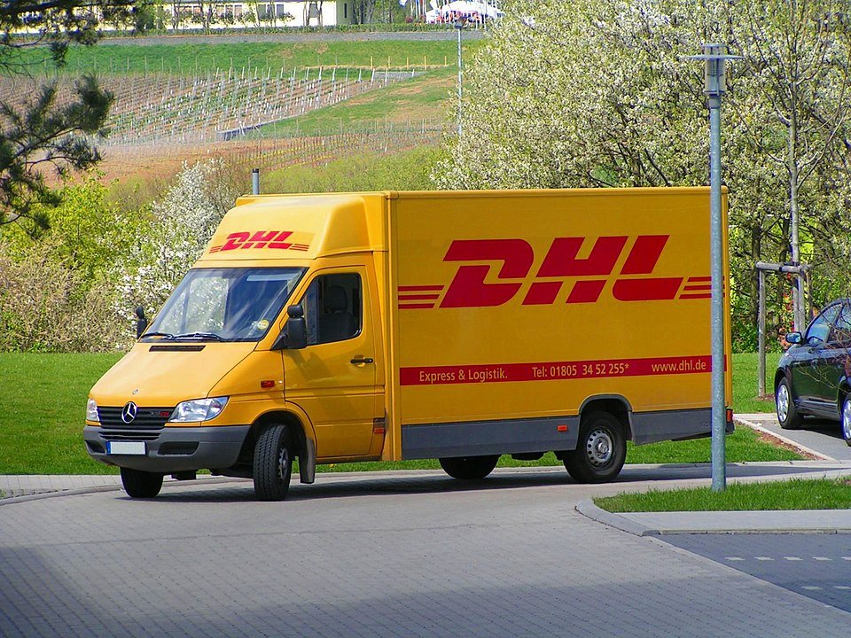 DHL Logo